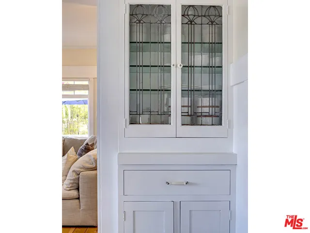 111 Dudley Avenue, Venice, California 90291