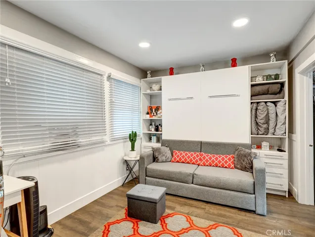 Murphy bed