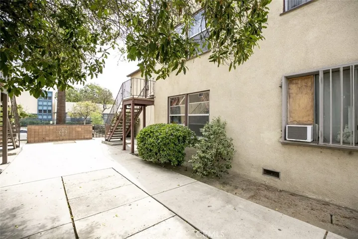 7347 Bakman Avenue, Sun Valley, California 91352