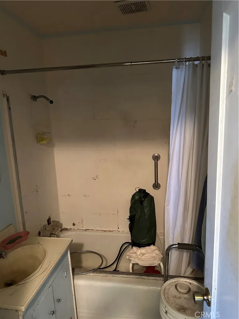 168 E Lark Street, Oxnard, California 93033 home-pic-5