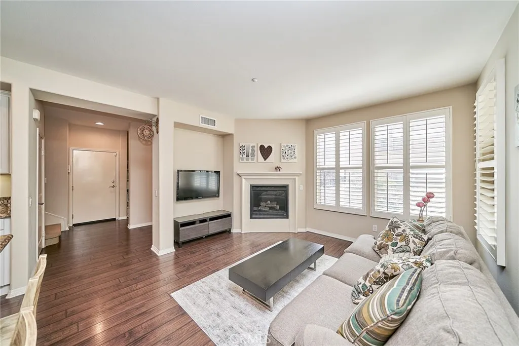 132 Long Grass, Irvine, California 92618 home-pic-4