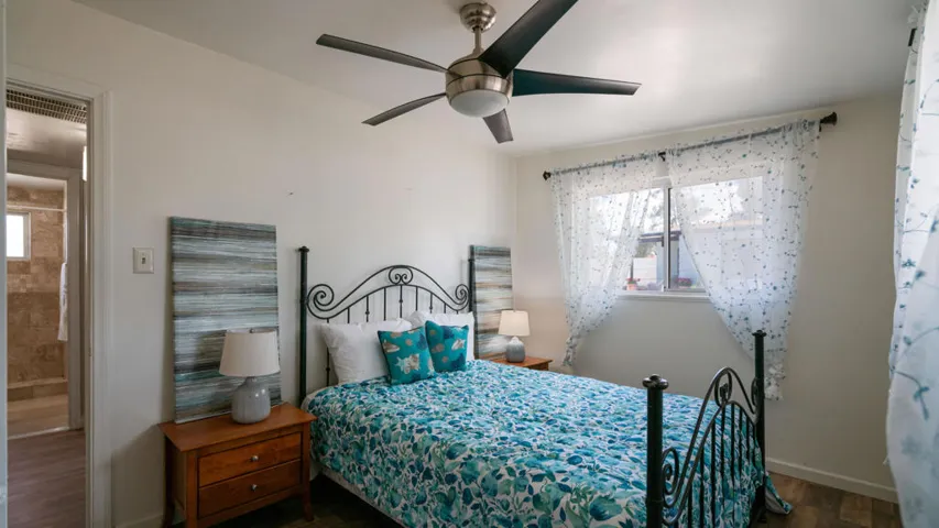 Second bedroom 2