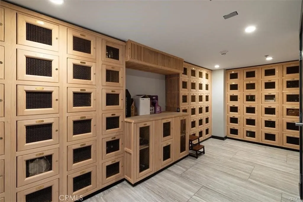 411 W Seaside Way 505, Long Beach, California 90802 home-pic-33