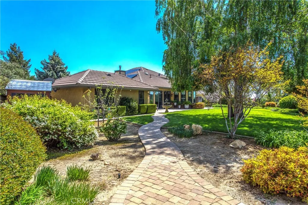 13046 Oak Crest Drive, Yucaipa, California 92399 home-pic-31