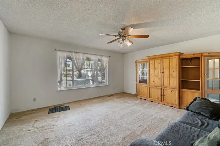 117 Spring Way, Madera, California 93637