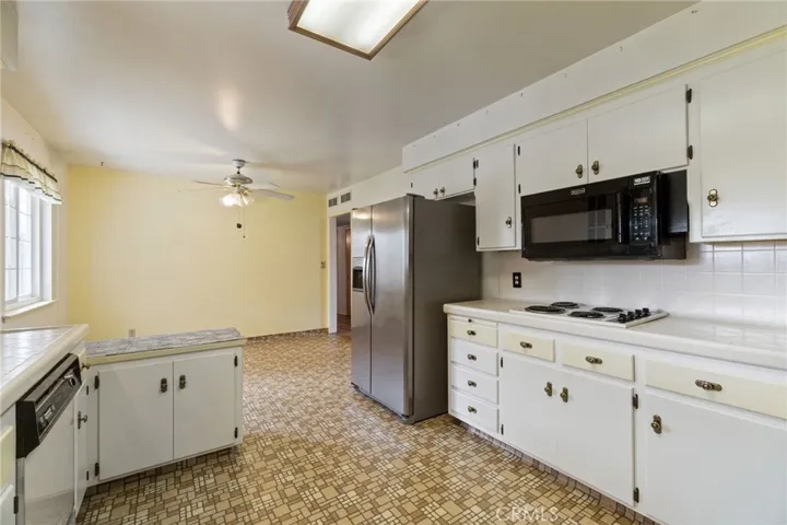 117 Spring Way, Madera, California 93637