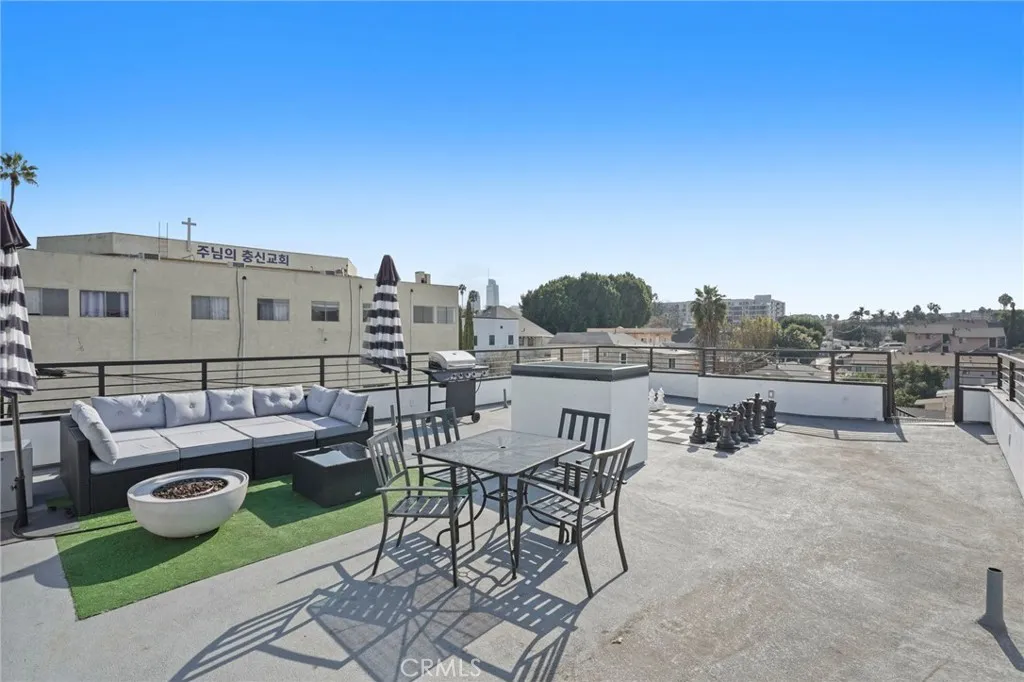 1916 W Court Street, Los Angeles, California 90026 home-pic-56