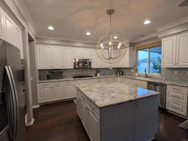 18196 Friendly Ln, Riverside, California 92508