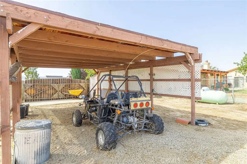 8541 W Avenue D, Lancaster, California 93536 home-pic-40