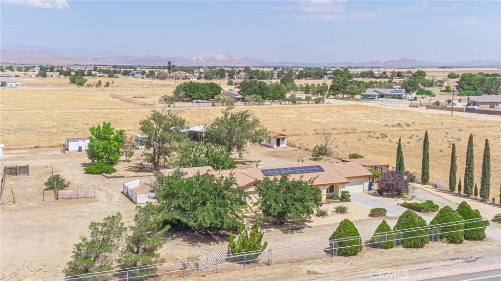 8541 W Avenue D, Lancaster, California 93536 home-pic-46
