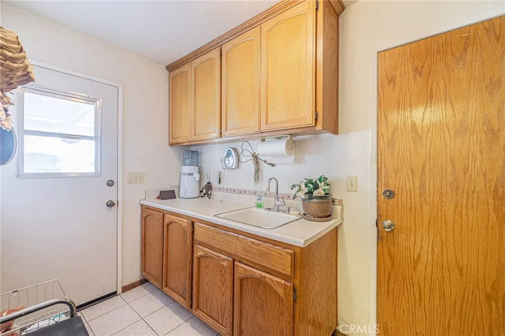 8541 W Avenue D, Lancaster, California 93536 home-pic-33