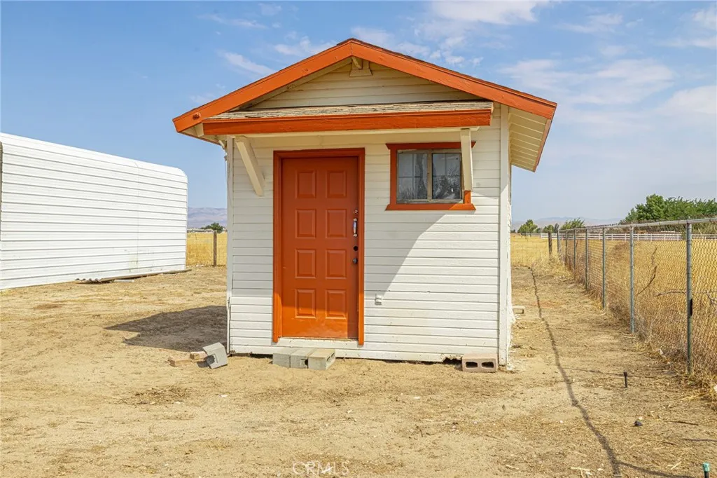 8541 W Avenue D, Lancaster, California 93536 home-pic-37