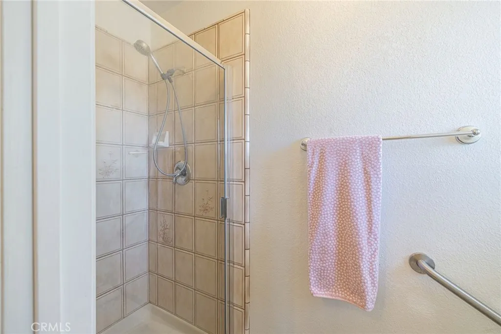 8541 W Avenue D, Lancaster, California 93536 home-pic-25