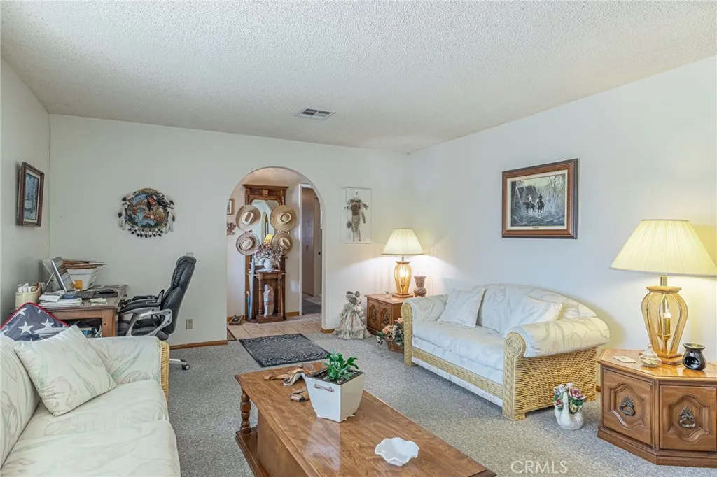 8541 W Avenue D, Lancaster, California 93536 home-pic-12