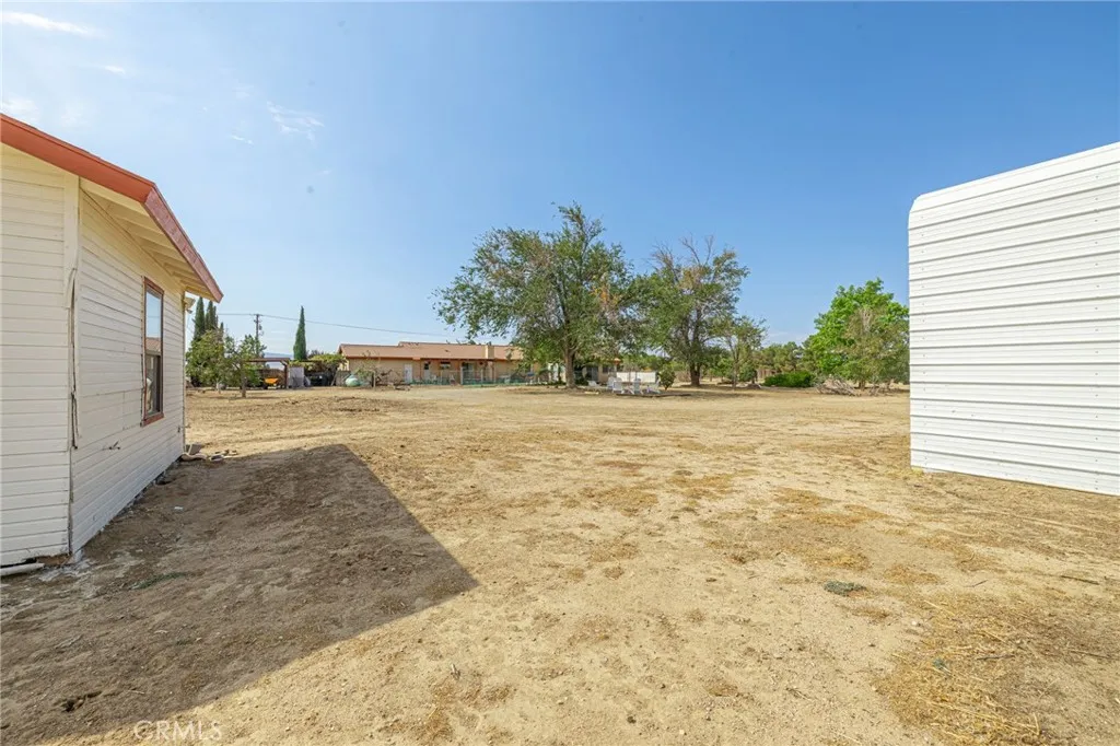 8541 W Avenue D, Lancaster, California 93536 home-pic-38