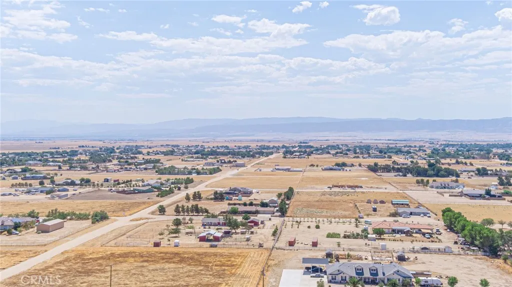 8541 W Avenue D, Lancaster, California 93536 home-pic-60