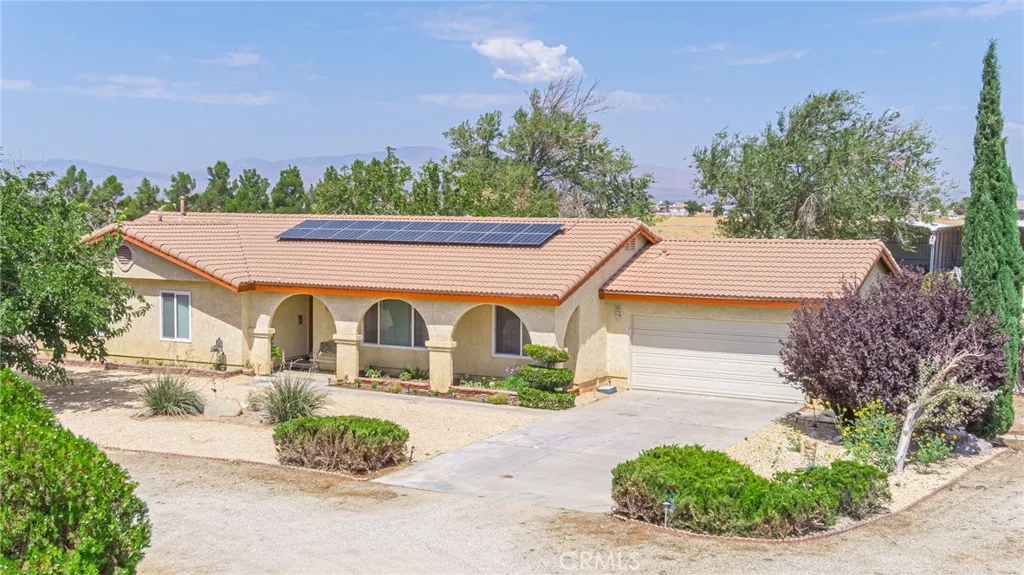 8541 W Avenue D, Lancaster, California 93536 home-pic-44