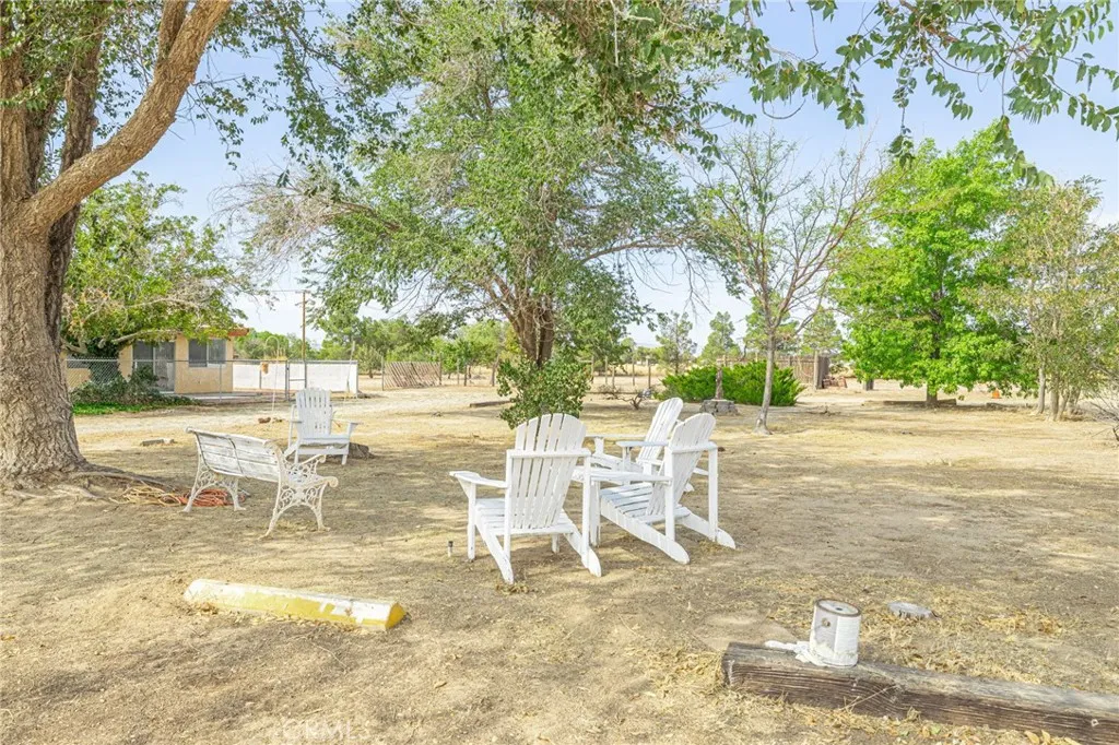 8541 W Avenue D, Lancaster, California 93536 home-pic-39