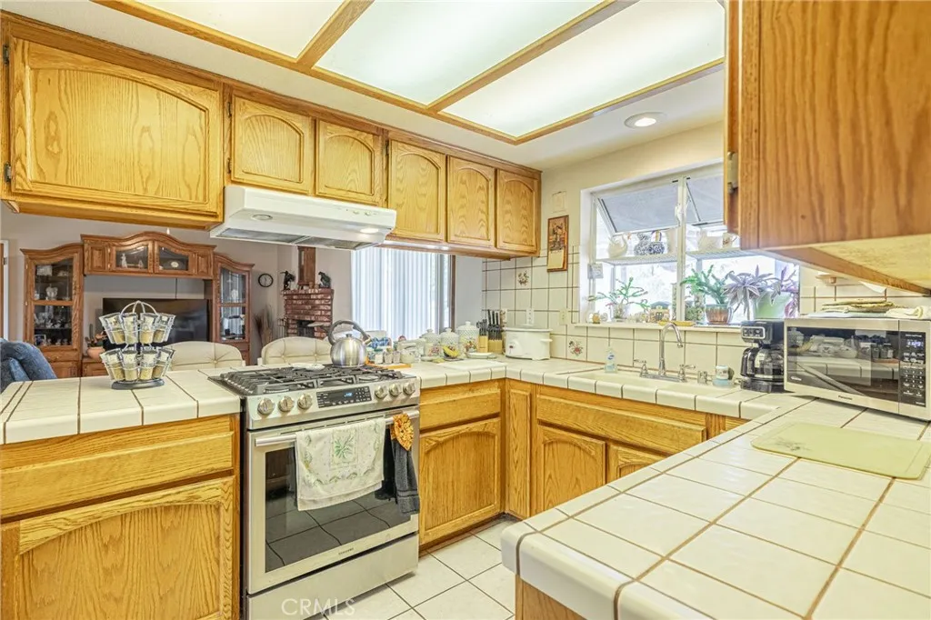 8541 W Avenue D, Lancaster, California 93536 home-pic-31