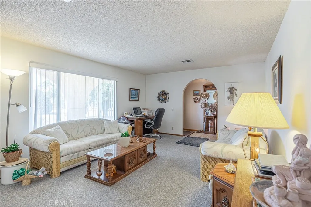 8541 W Avenue D, Lancaster, California 93536 home-pic-15