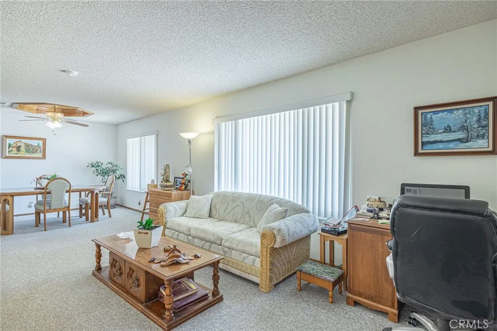 8541 W Avenue D, Lancaster, California 93536 home-pic-11
