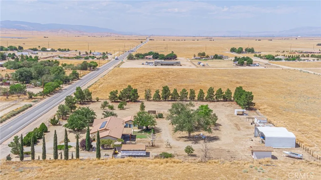 8541 W Avenue D, Lancaster, California 93536 home-pic-49