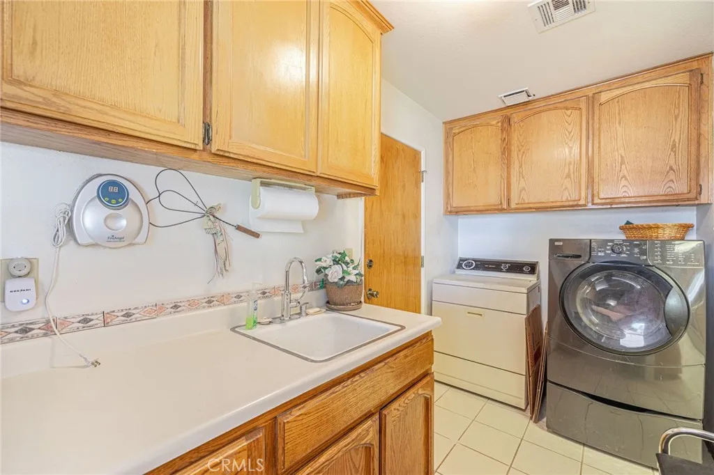 8541 W Avenue D, Lancaster, California 93536 home-pic-34