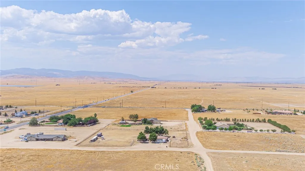 8541 W Avenue D, Lancaster, California 93536 home-pic-58