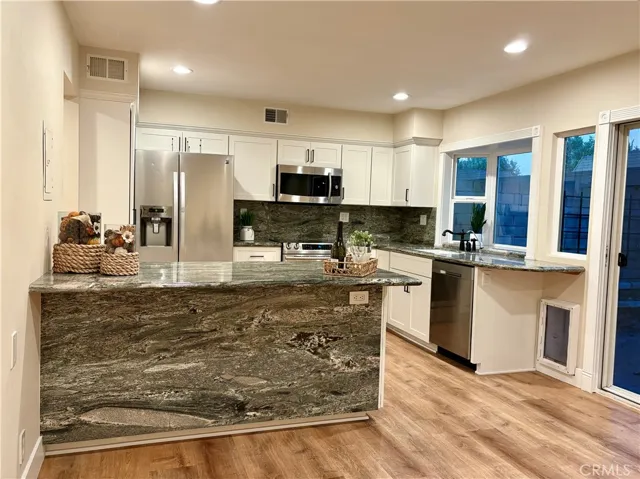 Large kitchen island/breakfast bar