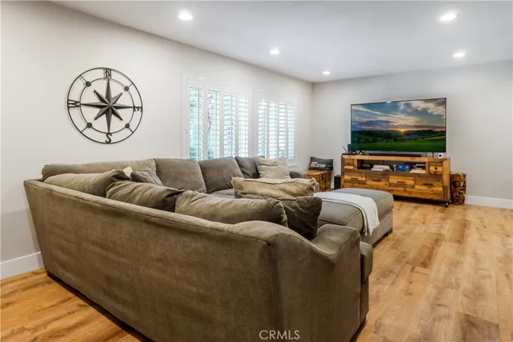 Bright and spacious living room