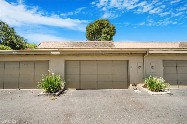 2 car garage
