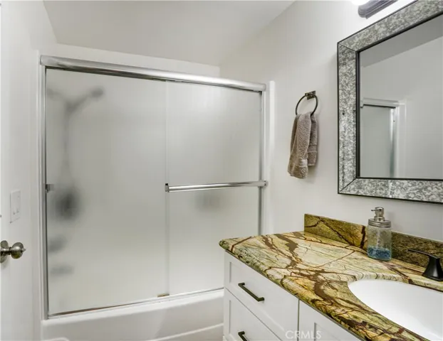 Main bathroom on the second floor