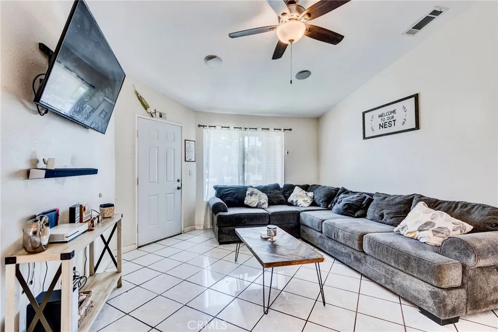 108 Oaktree Drive, Perris, California 92571 home-pic-6