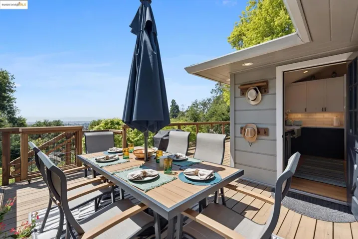 Al Fresco dining off the kitchen