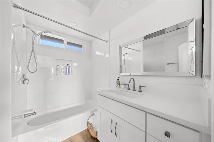 42 Wetstone 42, Irvine, California 92604