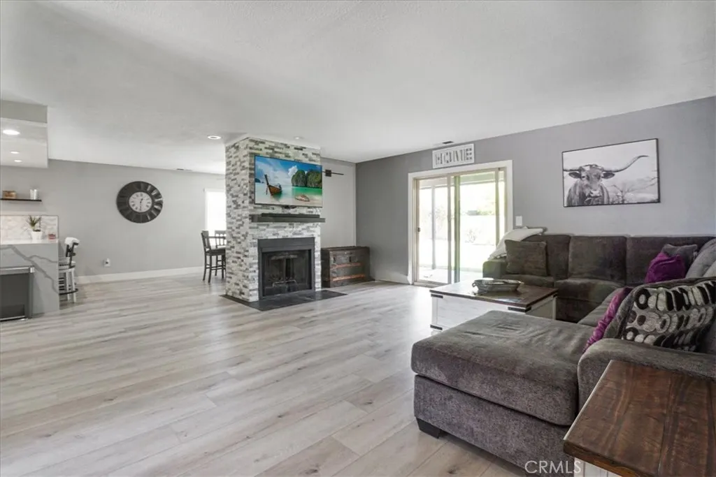 23662 Fair Weather Drive, Canyon Lake, California 92587 home-pic-6