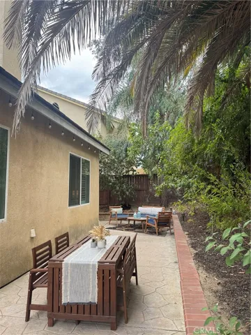 Nice cozy backyard for celebrations.
