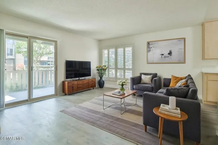 Living Room/Dining