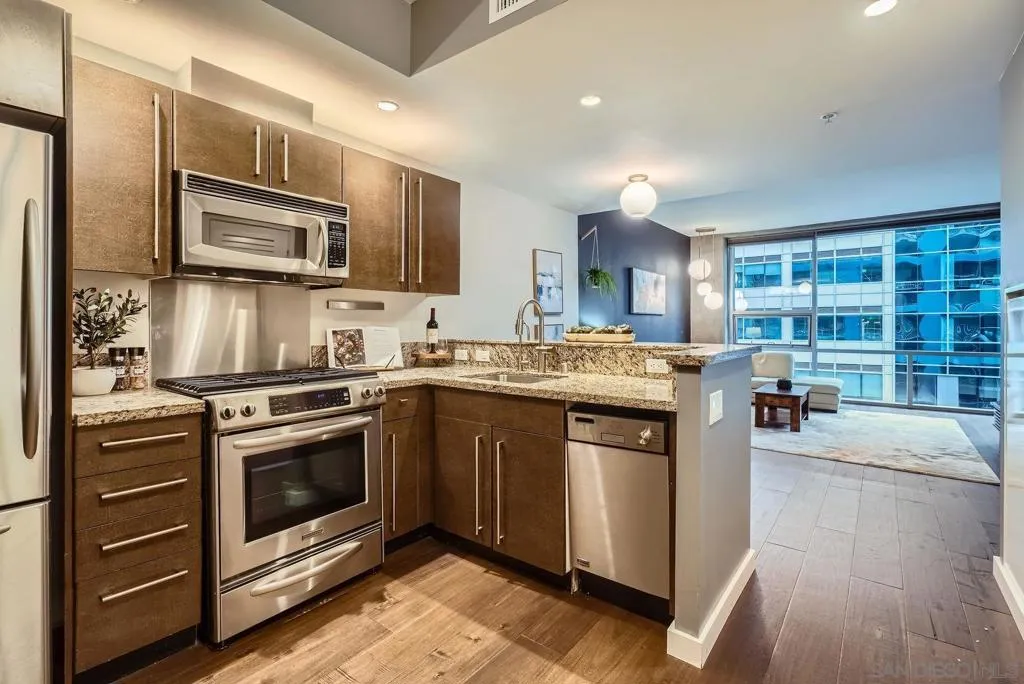 321 10th Ave.  home-pic-8