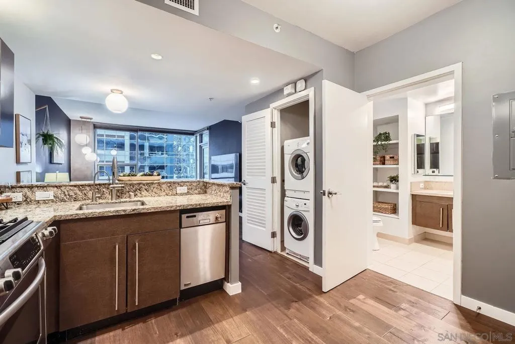 321 10th Ave.  home-pic-9