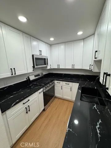 409 Burchett Street 203, Glendale, California 91203