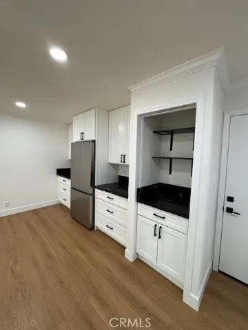 409 Burchett Street 203, Glendale, California 91203