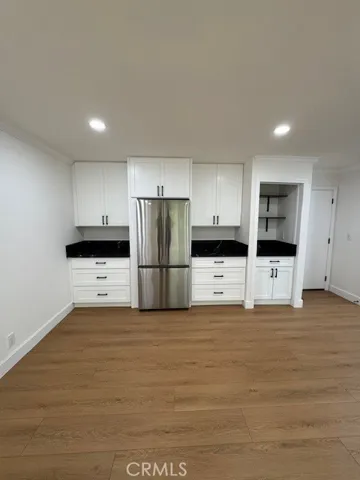 409 Burchett Street 203, Glendale, California 91203