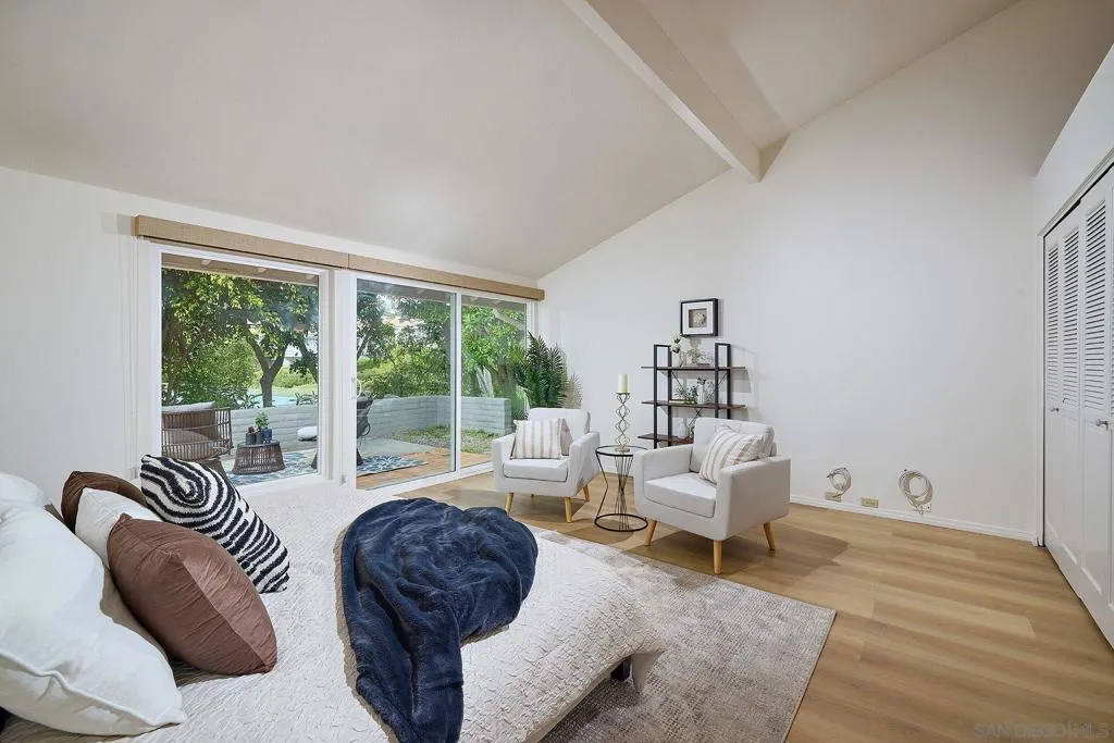 2162 Caminito Circulo Sur, La Jolla, California 92037 home-pic-19