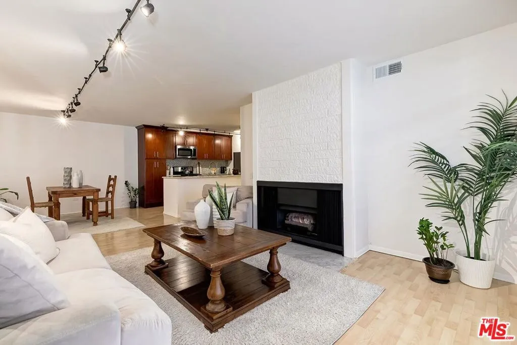 421 S La Fayette Park Place 514, Los Angeles, California 90057 home-pic-2