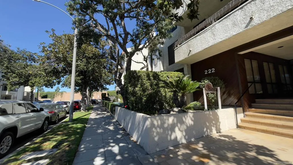 222 N Rose St 209, Burbank, California 91505 home-pic-1