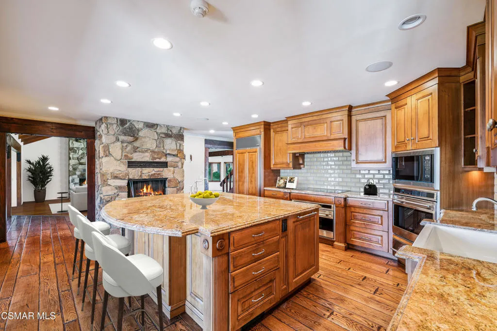 2400 W W Potrero Road Road, Westlake Village, California 91361 home-pic-17