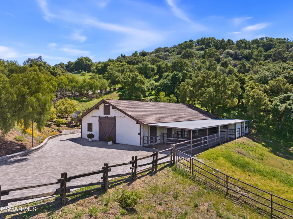2400 W W Potrero Road Road, Westlake Village, California 91361 home-pic-44