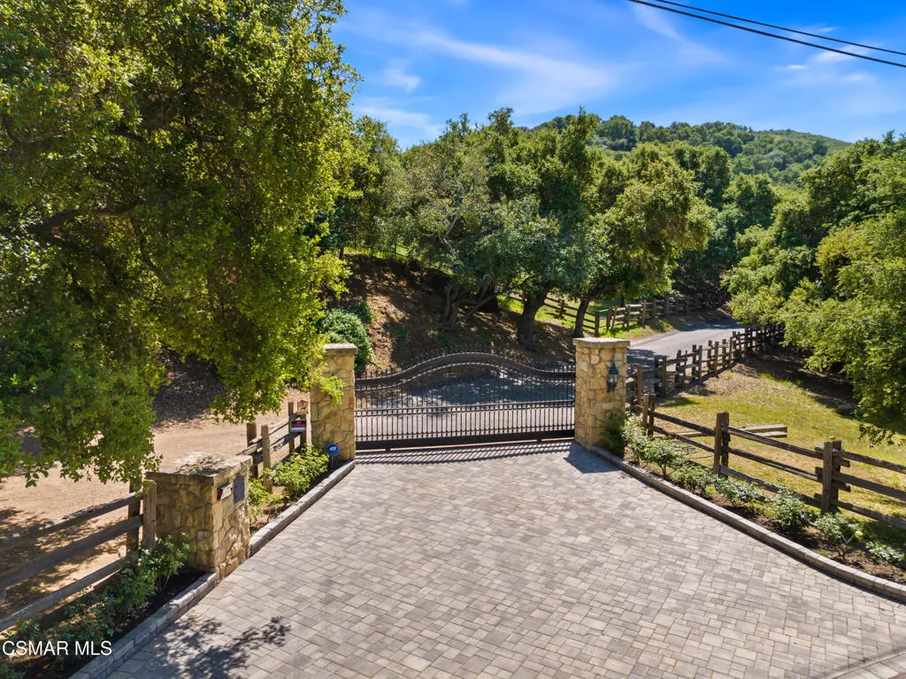 2400 W W Potrero Road Road, Westlake Village, California 91361 home-pic-28