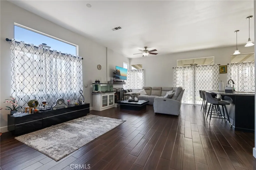 39434 Basalt Court, Palmdale, California 93551 home-pic-16